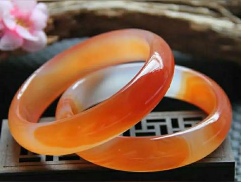 玛瑙旺的属相女(玛瑙的风水功效与作用)