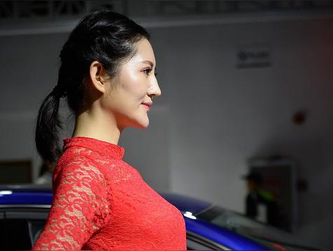 尖下巴的女人好不好(下巴特别方的女