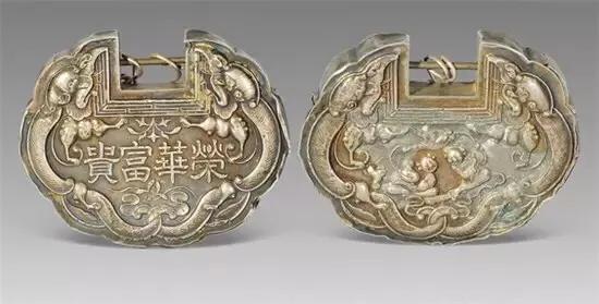 小孩长命锁一般是谁送（长命锁的讲究）