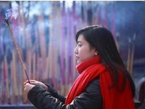 进寺庙上香的一些规矩