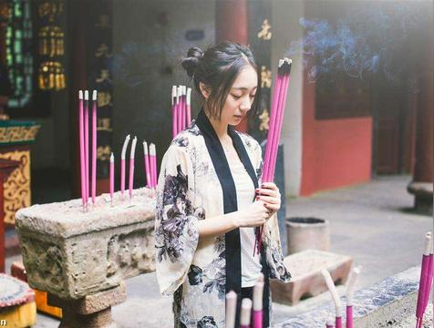 上香的规矩和忌讳