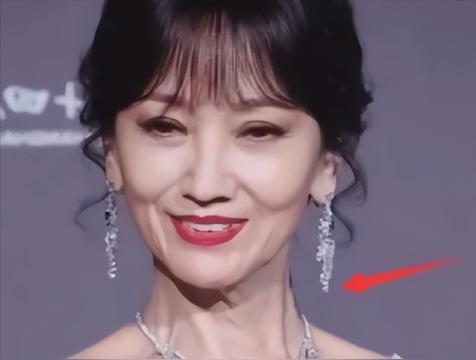 苹果肌饱满的女人面相