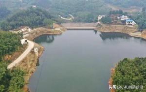 门前塘的风水（门前水塘好不好）