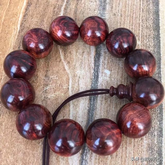 黄花梨手串辨别方法与技巧