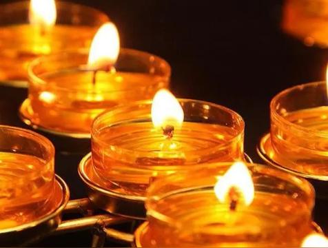 酥油灯黄的好还是红的好