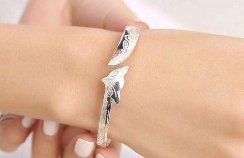 戴银手镯三大禁忌