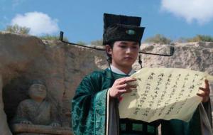 气自华的前两句什么意思啊（上一句含义）