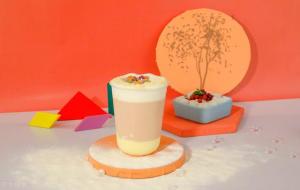 秋天的第一杯奶茶梗是什么含义