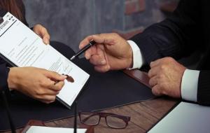 委托人是本人还是别人(委托人与受托人的意思)