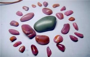 桃花玉籽料是不是和田玉