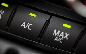 冬天开车暖风开内循环还是外循环(用开AC吗)