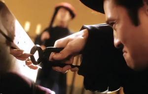 满清十大酷刑:剥皮,腰斩,车裂,缢首,弹琵琶,骑木驴