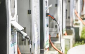 混动和插电混动的区别 哪个好