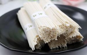 吃面养人还是吃米养人