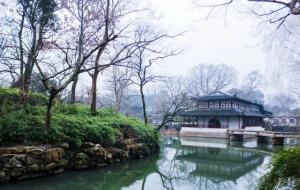 与谁同坐轩，明月清风我