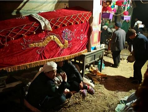 人死后的7天里都在干嘛