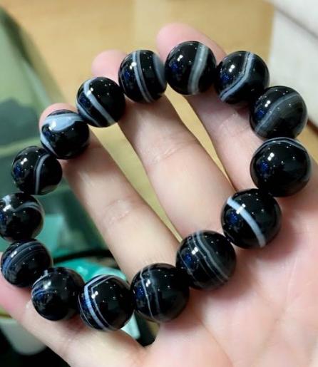 影子石上什么石头（影子石千万不能乱戴）