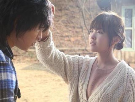 女生摸男生头的意思 暗示什么