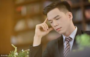 闷骚是性格内向吗