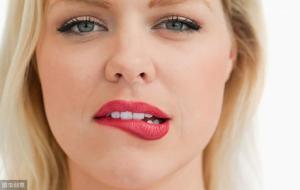 纹唇后怎么护理能更好的留色