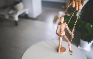 掌控欲特别强的人