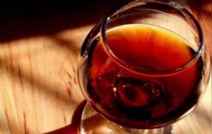 红酒的功效和作用(喝红酒的禁忌)