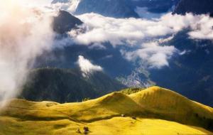 戊土喜欢癸水还是壬水(喜忌组合详解)