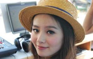 女生是左手招财还是右手