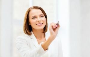 表面傻但城府深的女人