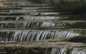 八字中燥湿土不相容