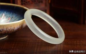 方解石玉是什么玉(方解石玉与和田玉的区别)