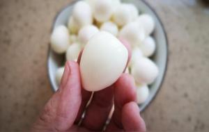 煮鸡蛋好剥皮的方法