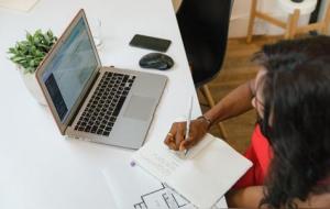 护士工资一般是多少钱一个月