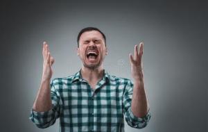 风象星座性格:不容易轻信他人