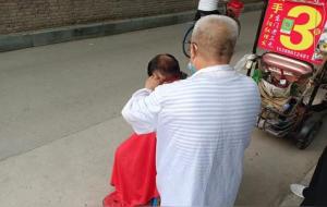 工资决定你的理发时长